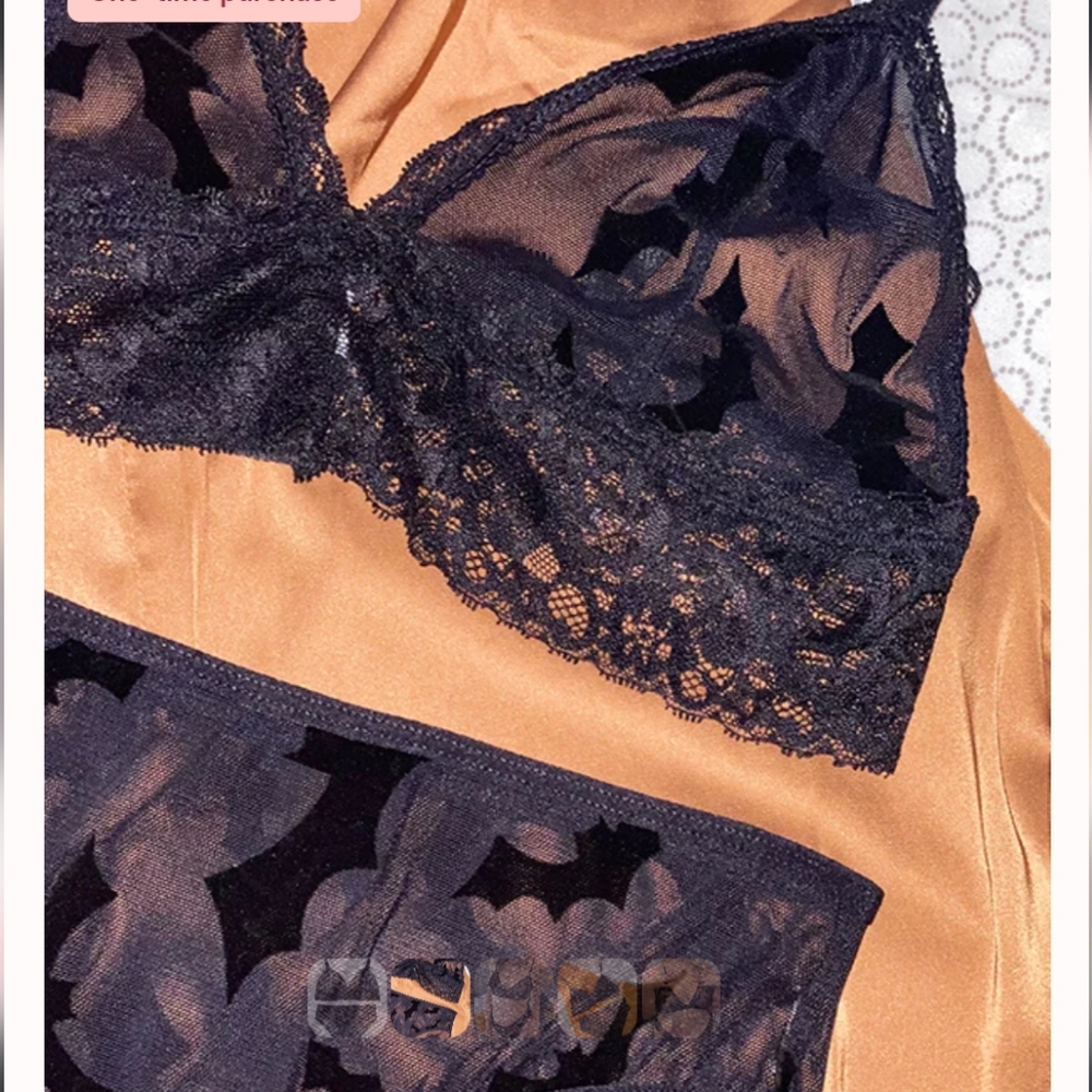 Knotty knickers Bat Bra M